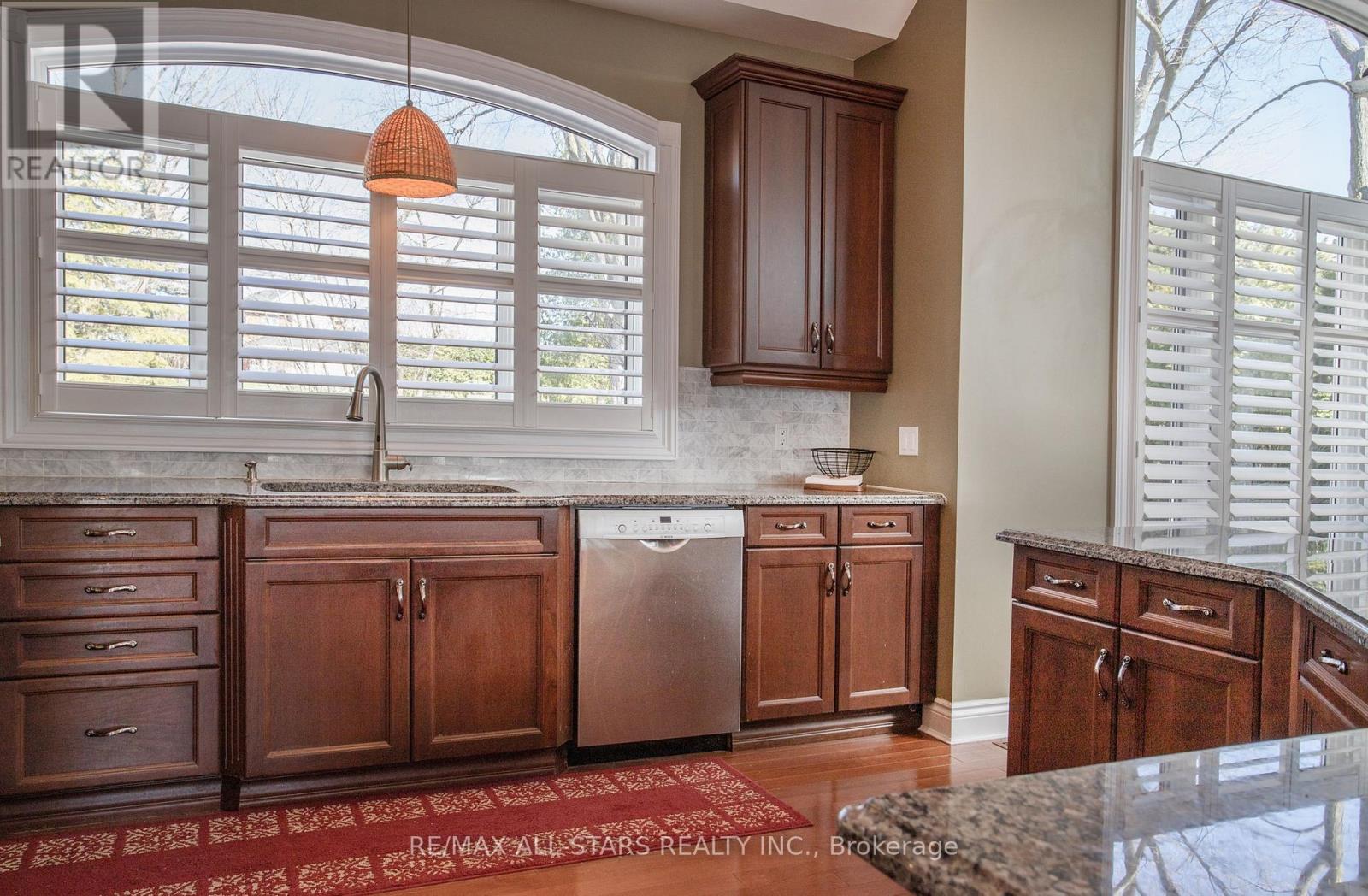 253 Stephenson Point Road, Scugog, ON - Indoor Photo Showing Kitchen