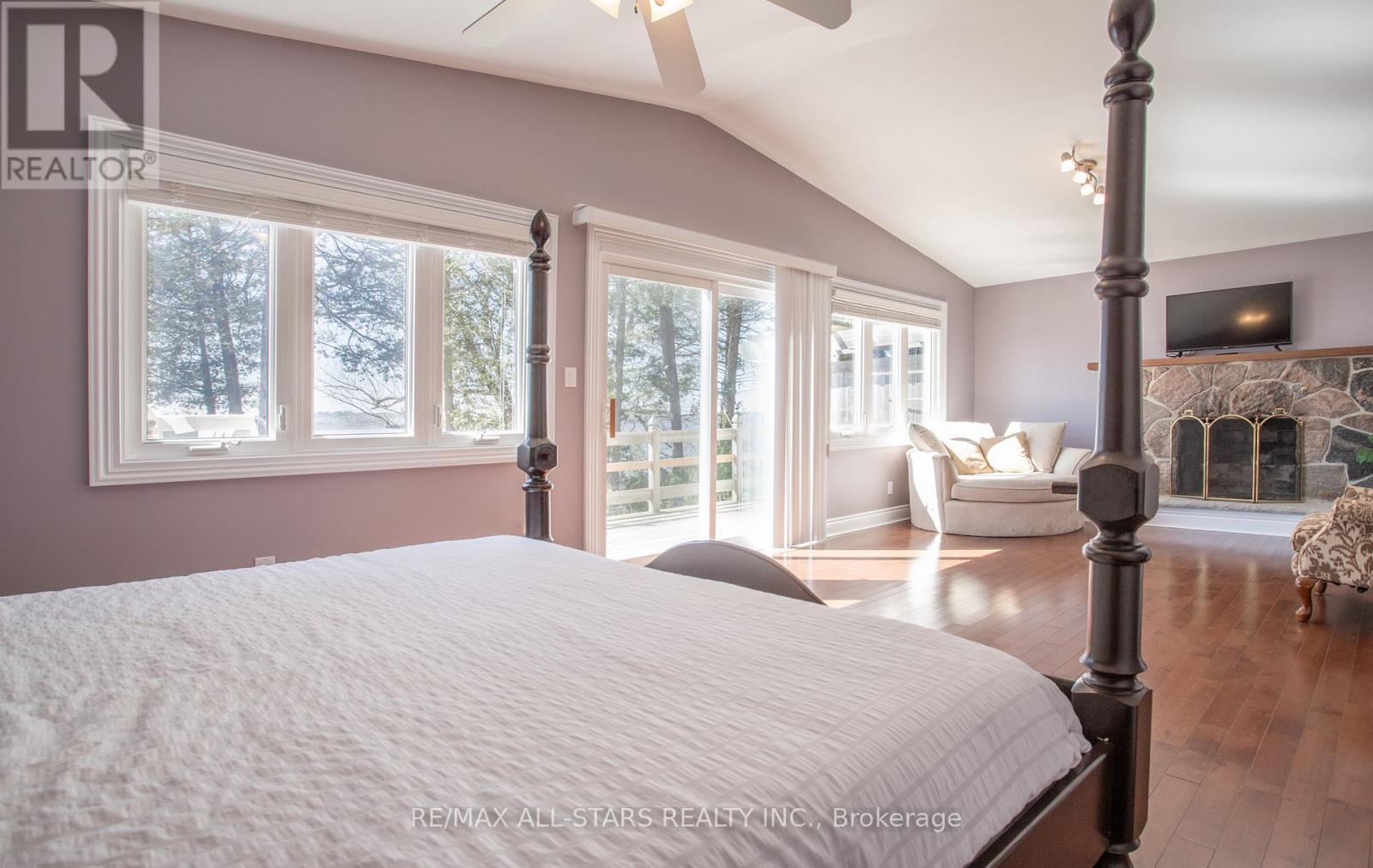 253 Stephenson Point Road, Scugog, ON - Indoor Photo Showing Bedroom