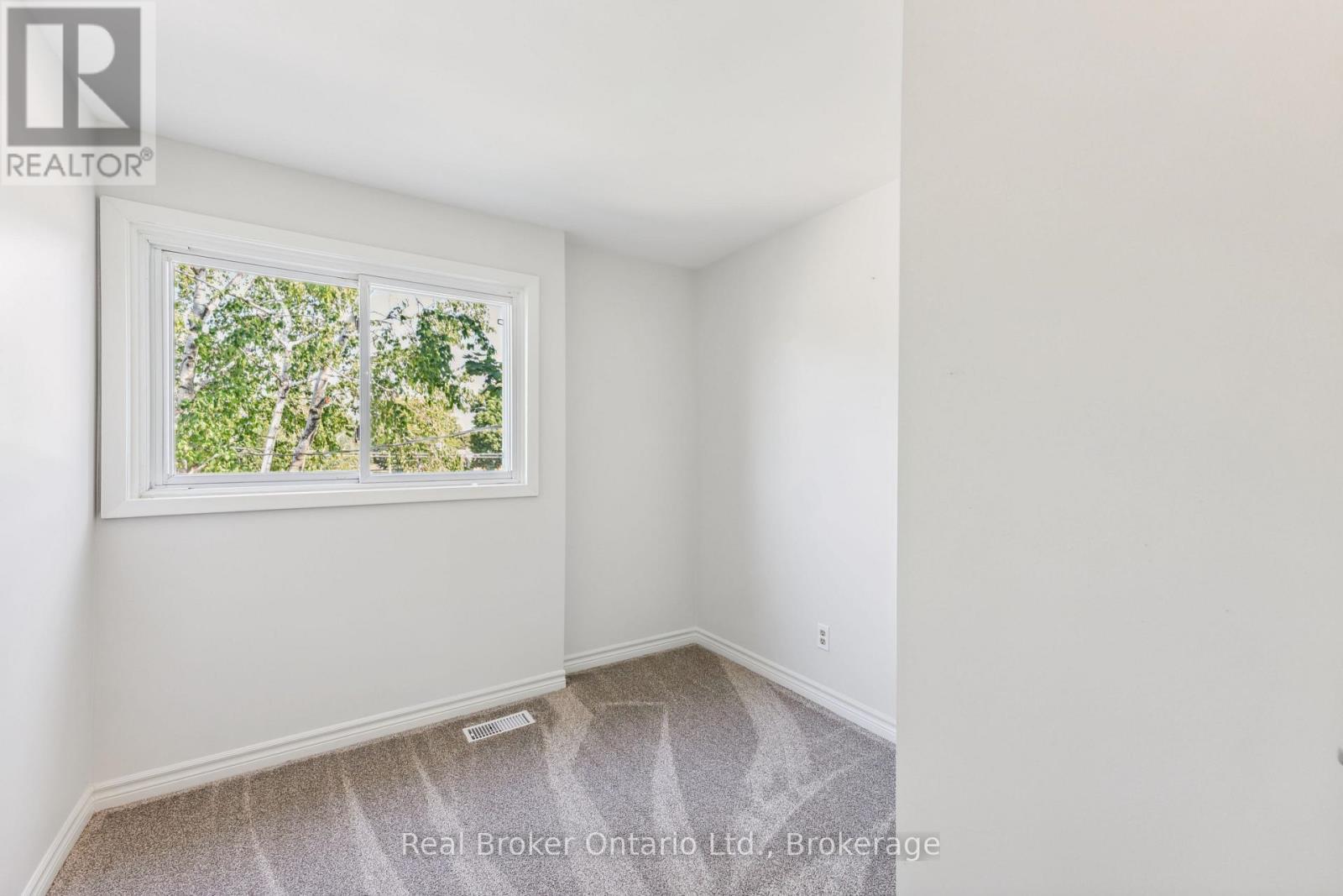 499 Krug Street, Kitchener, ON - Indoor Photo Showing Other Room