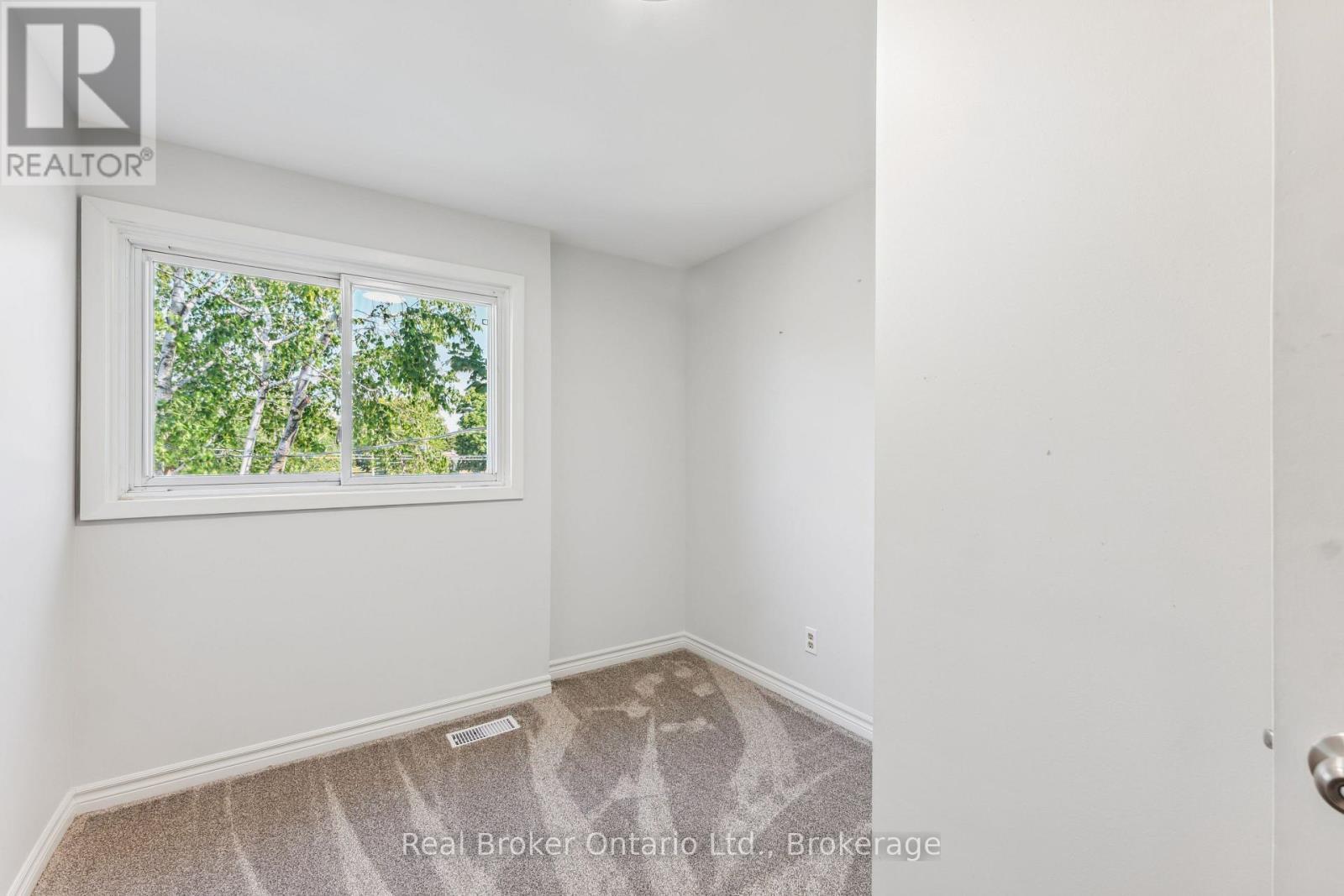499 Krug Street, Kitchener, ON - Indoor Photo Showing Other Room