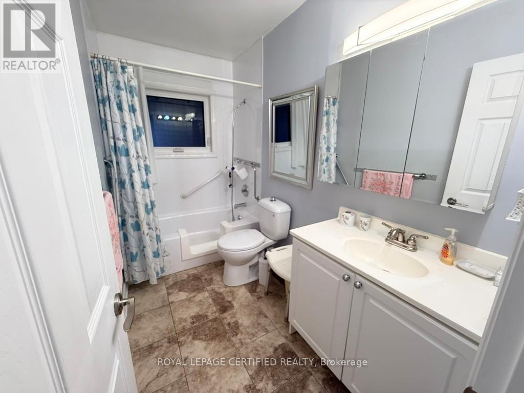 36 Watson Crescent, Brampton, ON - Indoor Photo Showing Bathroom