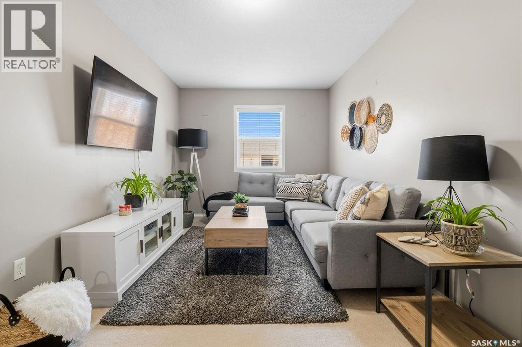 4672 Marigold Drive, Regina, SK - Indoor Photo Showing Living Room