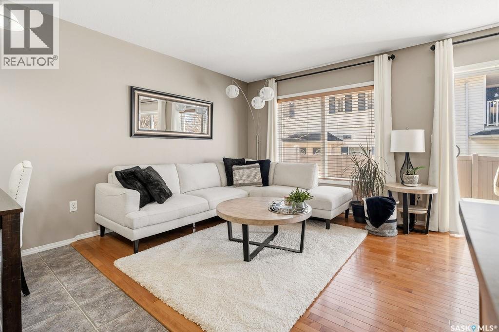4672 Marigold Drive, Regina, SK - Indoor Photo Showing Living Room