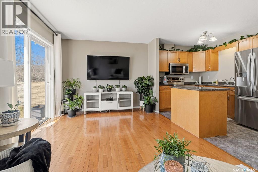 4672 Marigold Drive, Regina, SK - Indoor Photo Showing Kitchen
