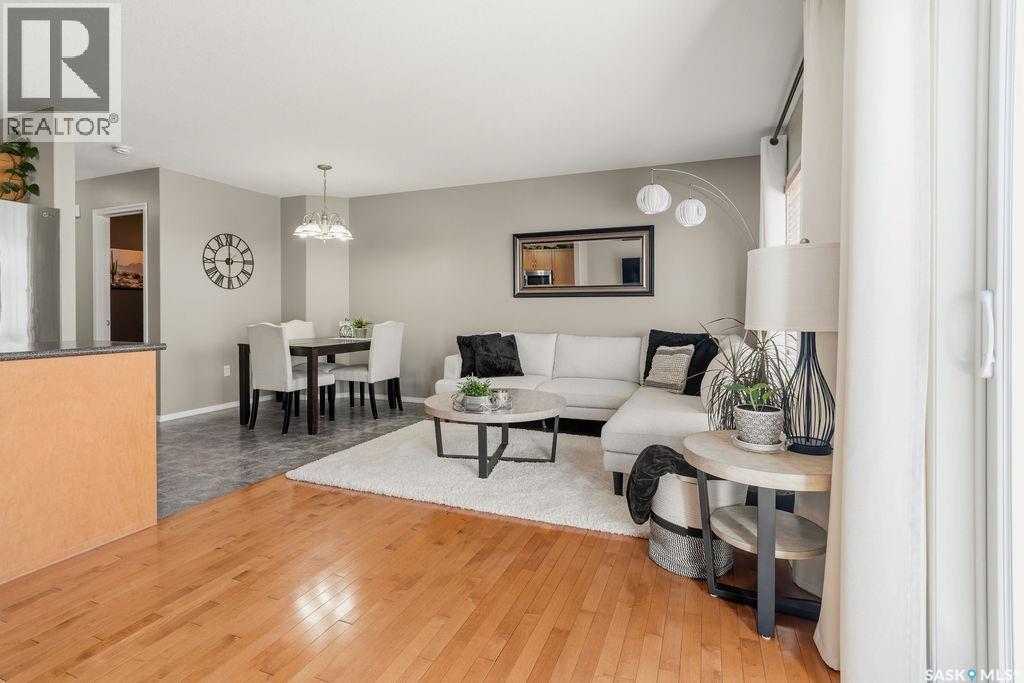4672 Marigold Drive, Regina, SK - Indoor Photo Showing Living Room