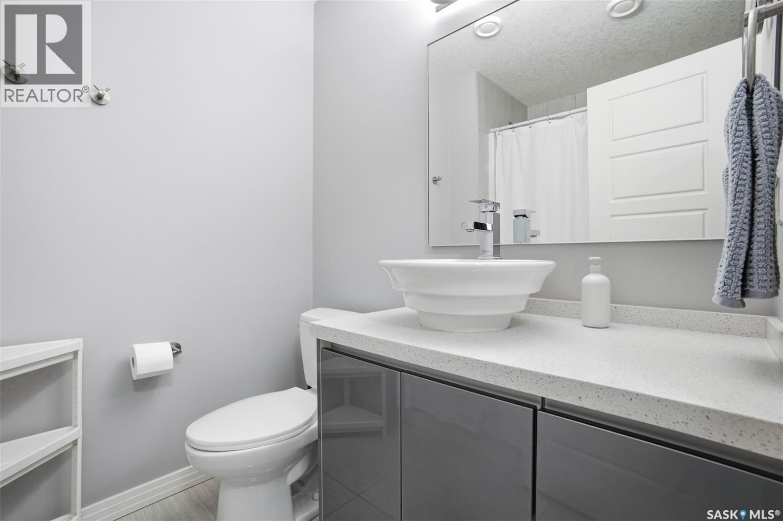 710 Sauer Crescent, Saskatoon, SK - Indoor Photo Showing Bathroom