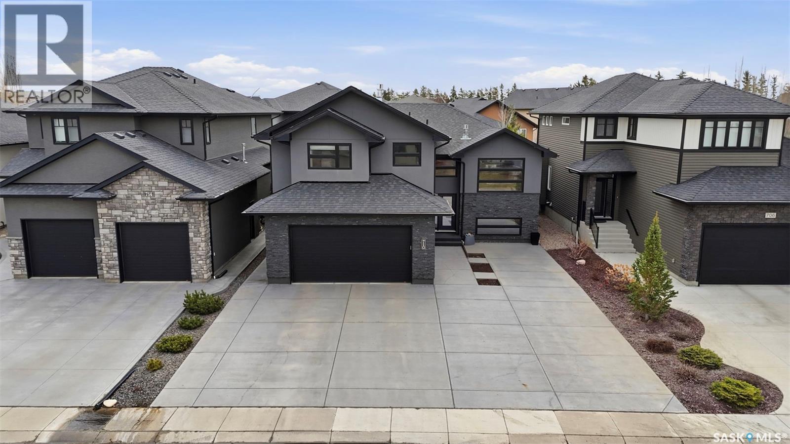 710 Sauer Crescent, Saskatoon, SK - Outdoor With Facade