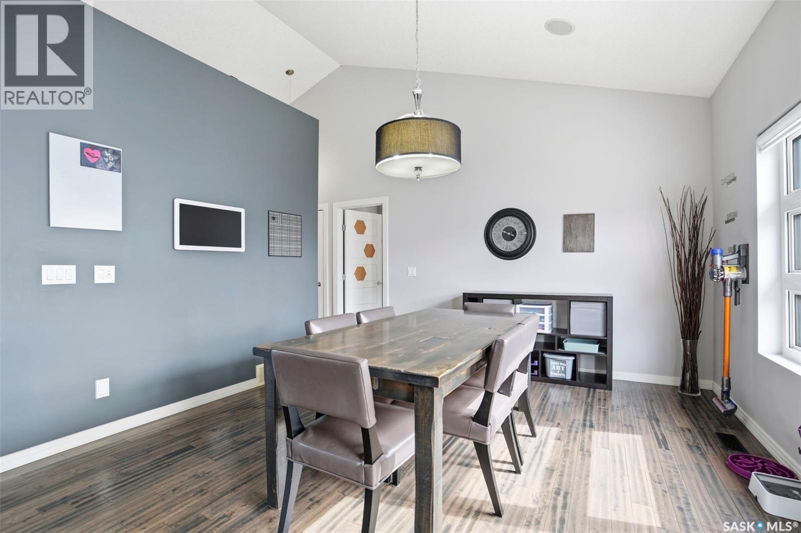 710 Sauer Crescent, Saskatoon, SK - Indoor Photo Showing Dining Room