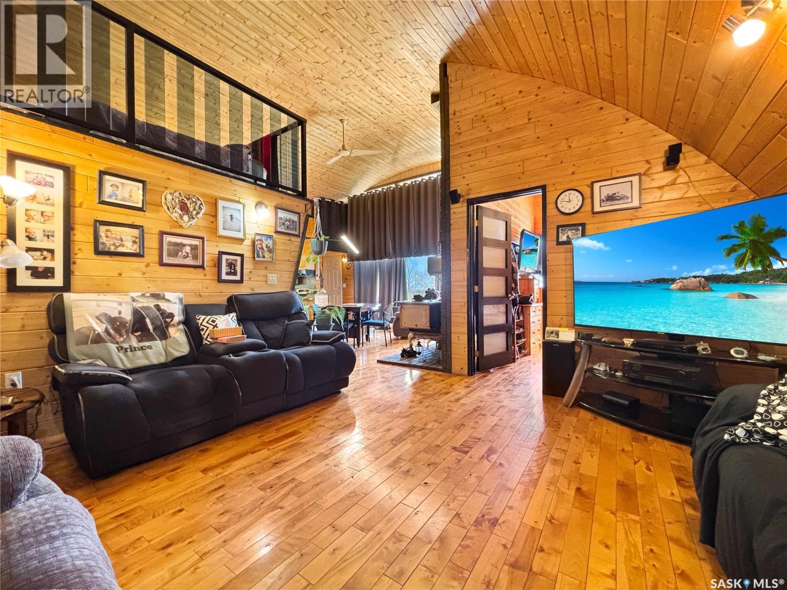 Strunk Acreage, Dundurn Rm No. 314, SK - Indoor Photo Showing Living Room