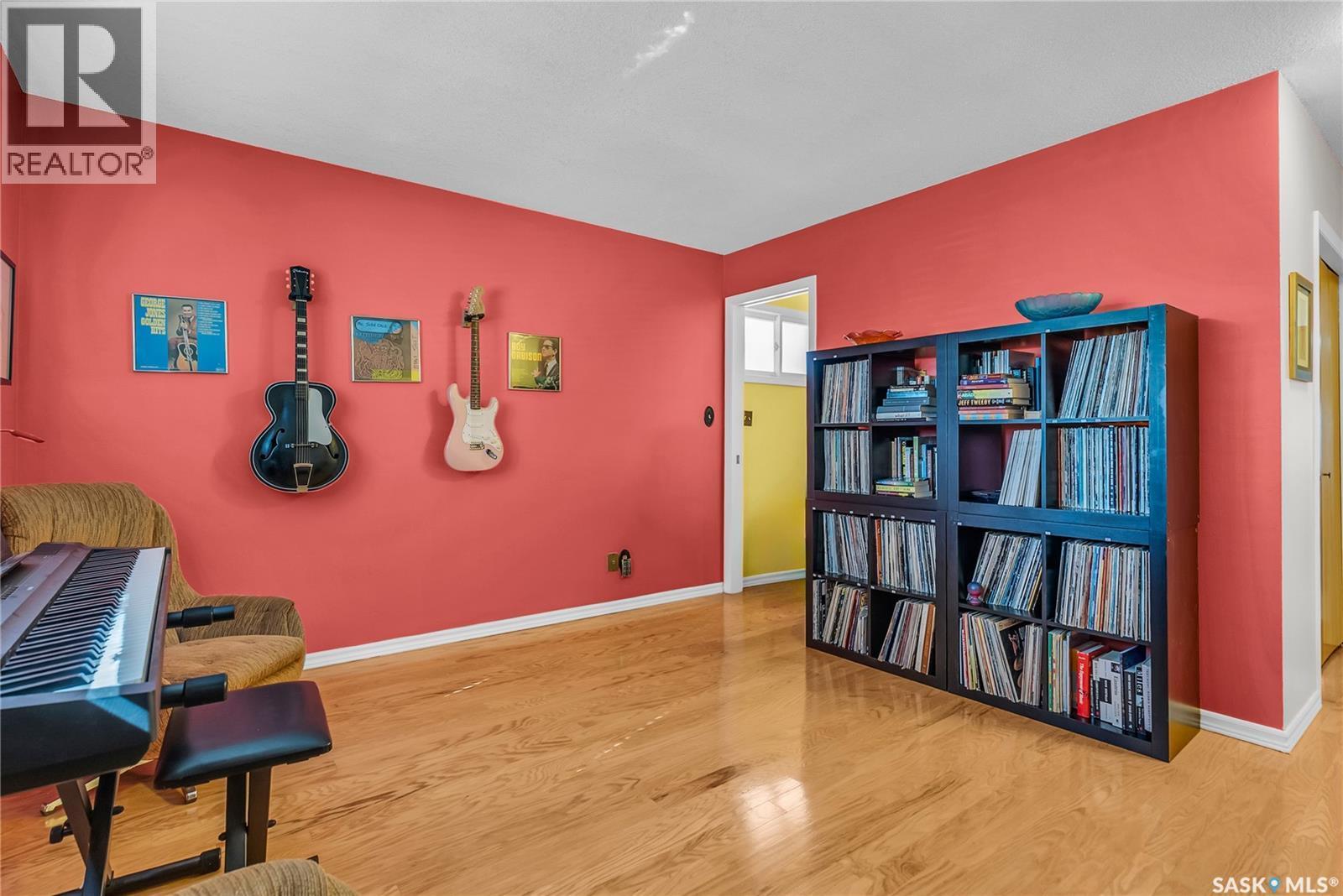 1534 9Th Avenue N, Saskatoon, SK - Indoor