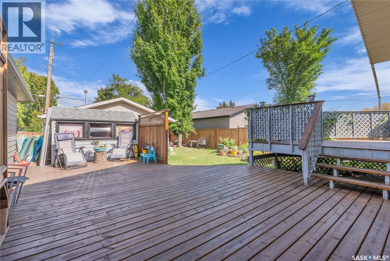 1534 9Th Avenue N, Saskatoon, SK - Outdoor With Deck Patio Veranda With Exterior