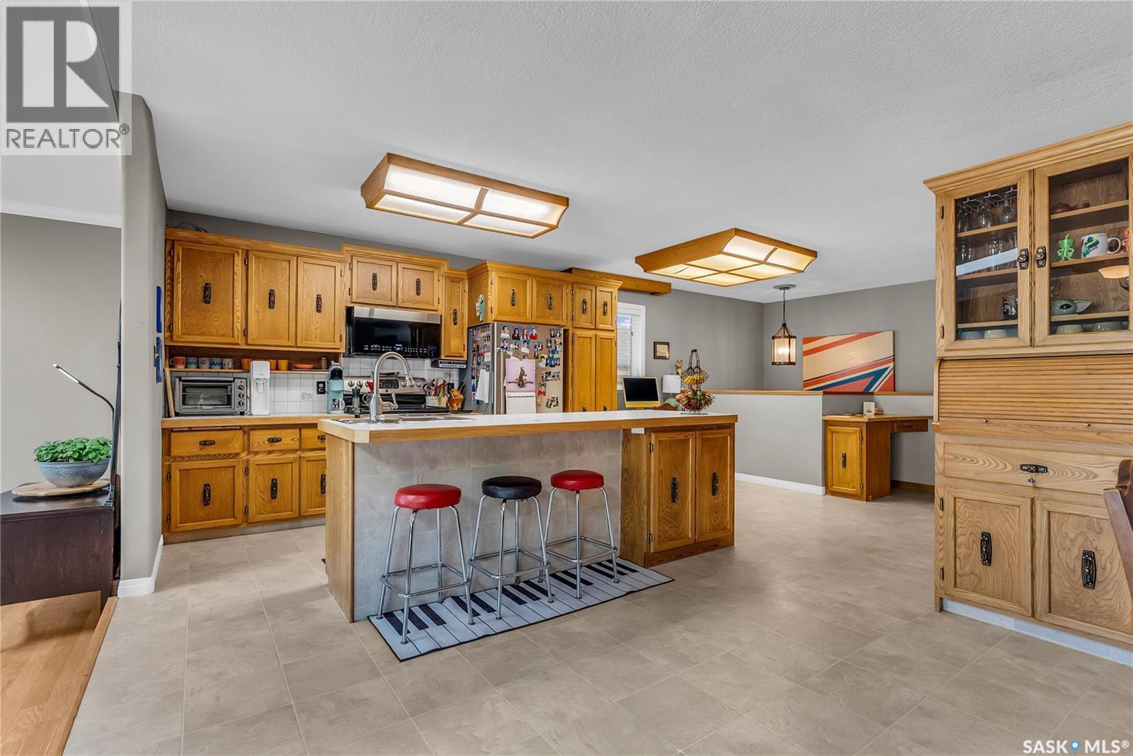 1534 9Th Avenue N, Saskatoon, SK - Indoor Photo Showing Kitchen
