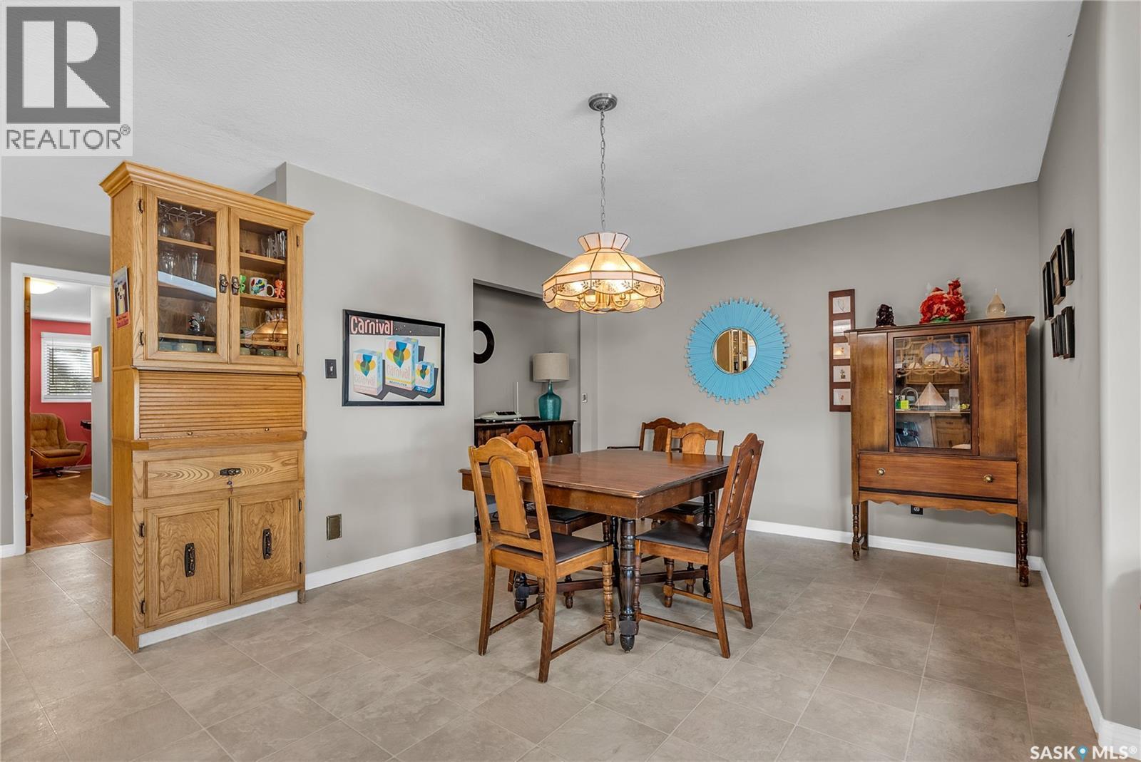 1534 9Th Avenue N, Saskatoon, SK - Indoor Photo Showing Dining Room