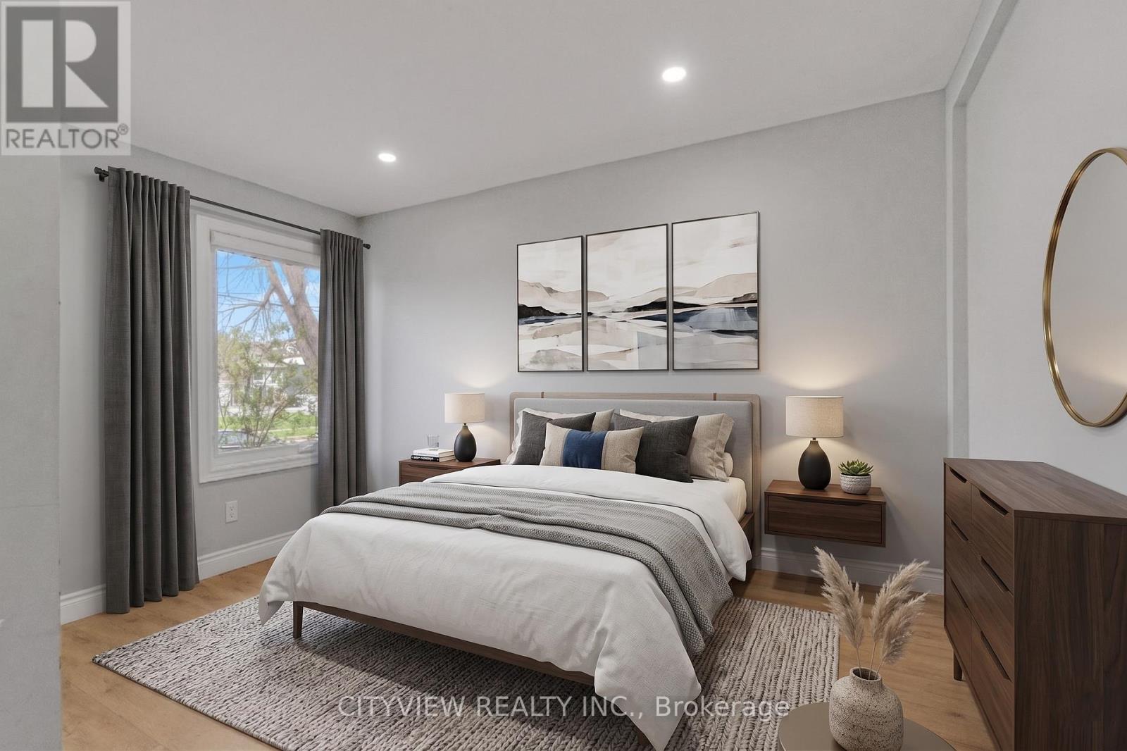 76 Stapleton Avenue, Hamilton, ON - Indoor Photo Showing Bedroom