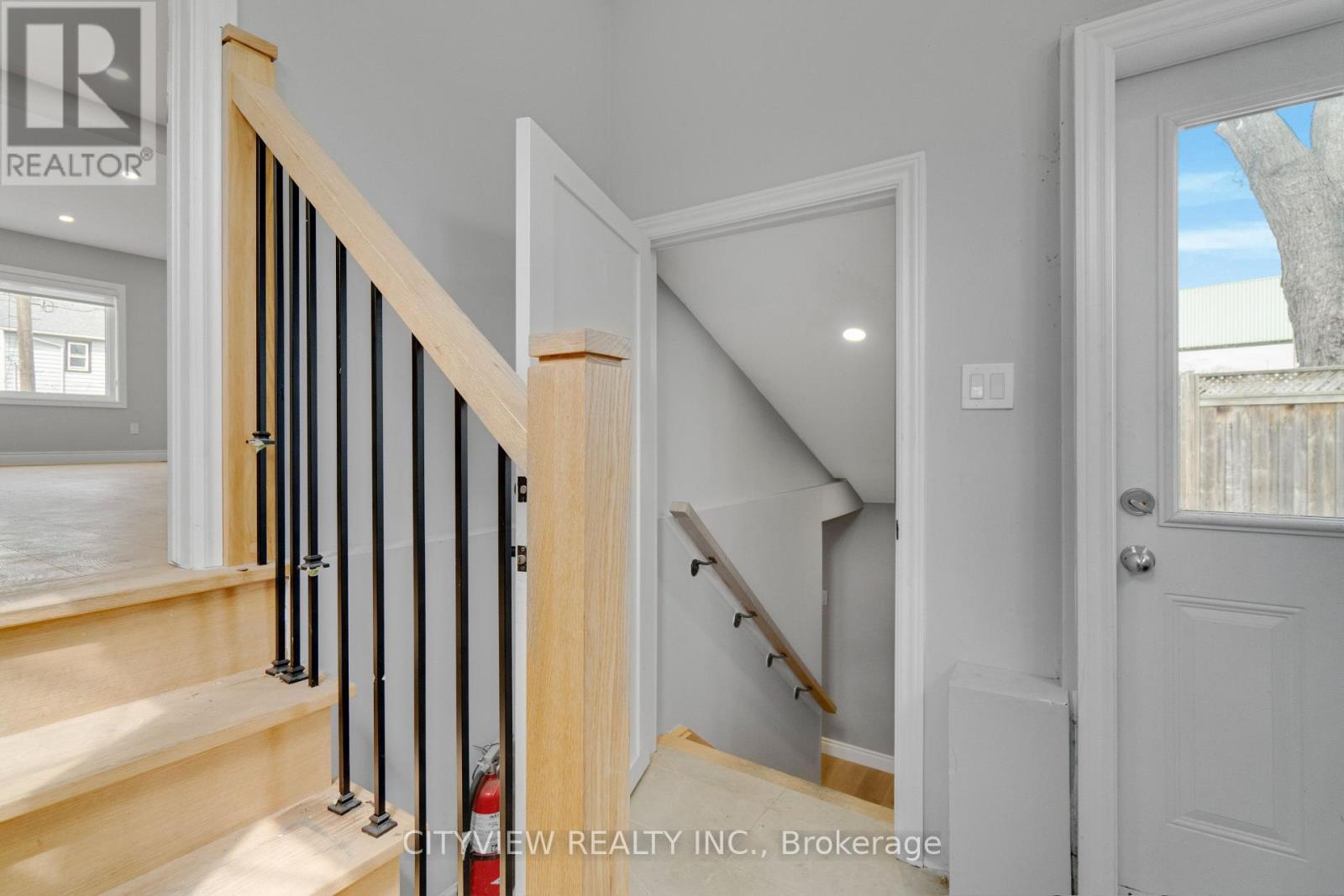 76 Stapleton Avenue, Hamilton, ON - Indoor Photo Showing Other Room