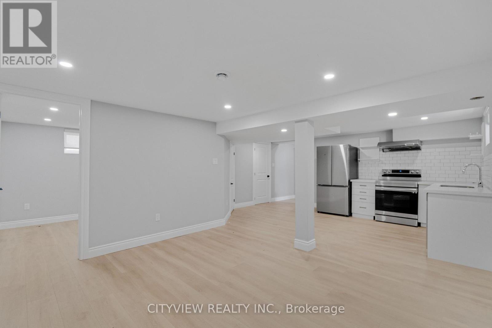 76 Stapleton Avenue, Hamilton, ON - Indoor