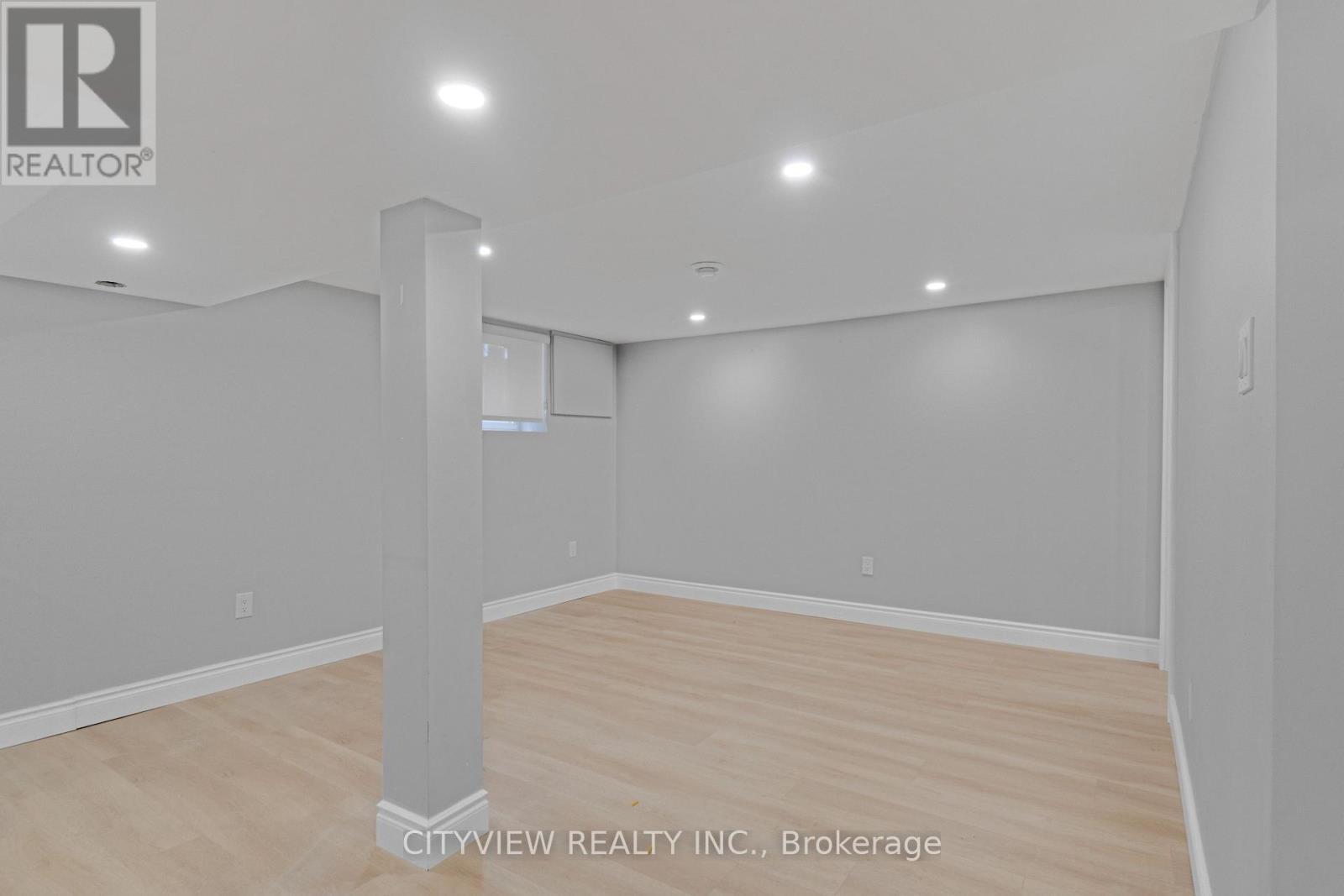 76 Stapleton Avenue, Hamilton, ON - Indoor Photo Showing Other Room