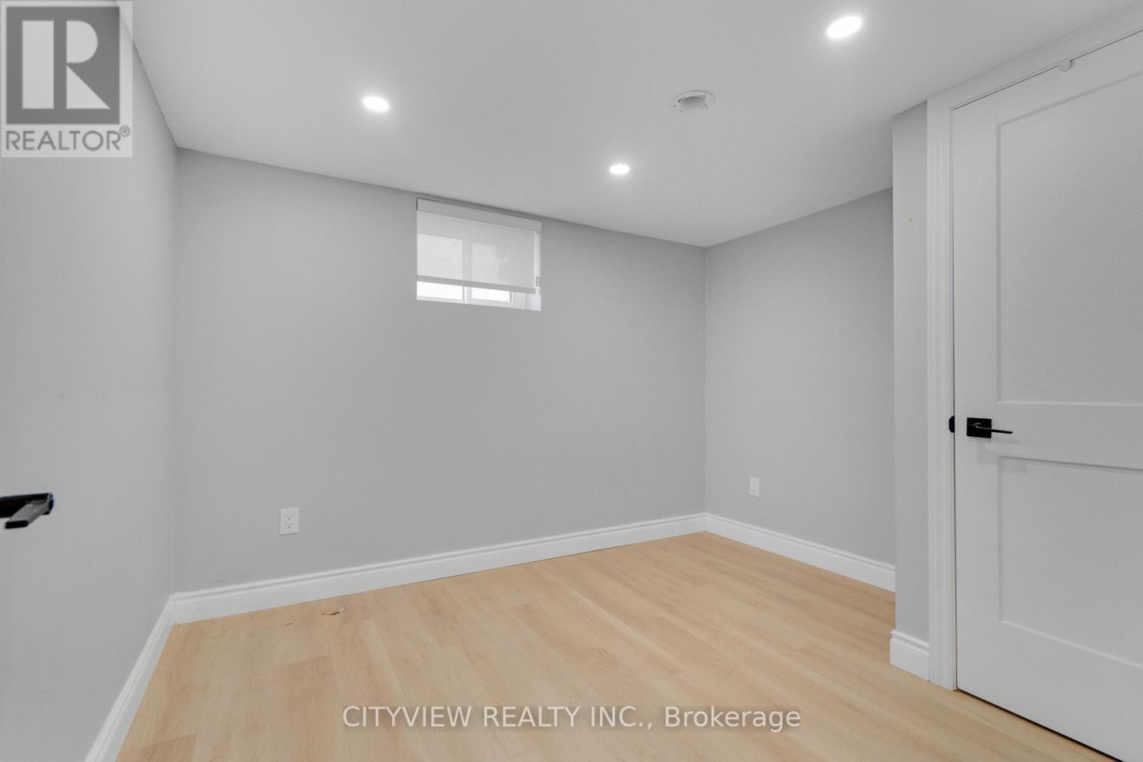 76 Stapleton Avenue, Hamilton, ON - Indoor