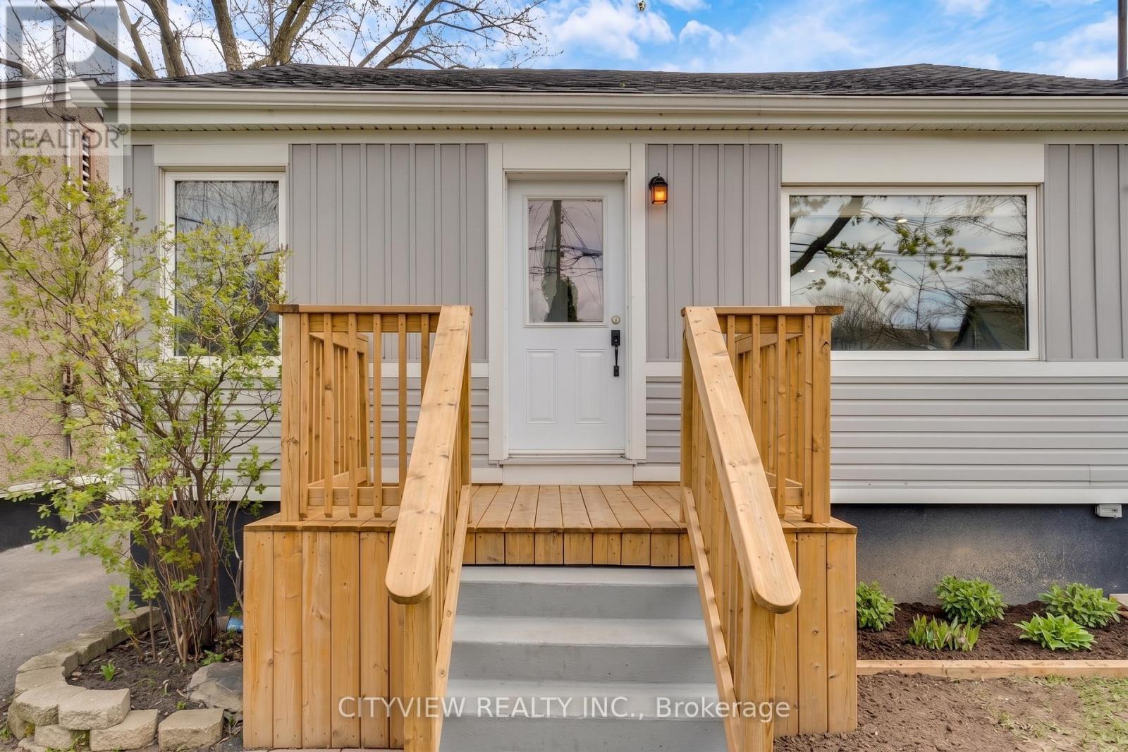 76 Stapleton Avenue, Hamilton, ON - Outdoor