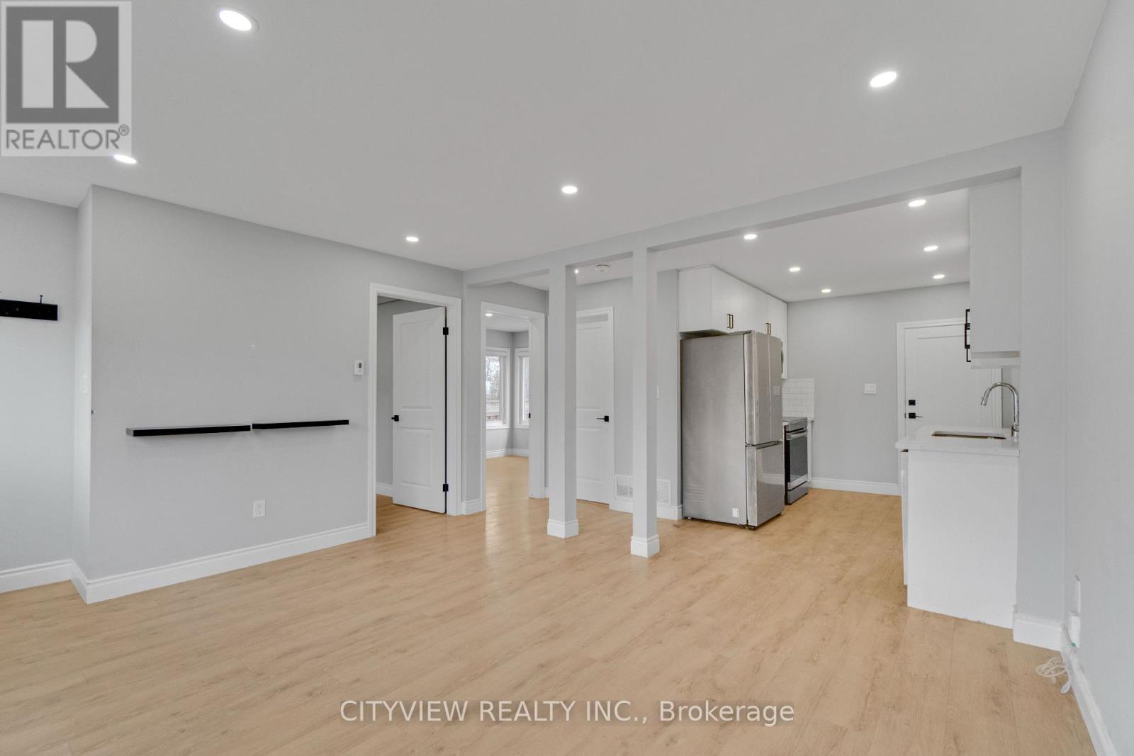 76 Stapleton Avenue, Hamilton, ON - Indoor Photo Showing Other Room