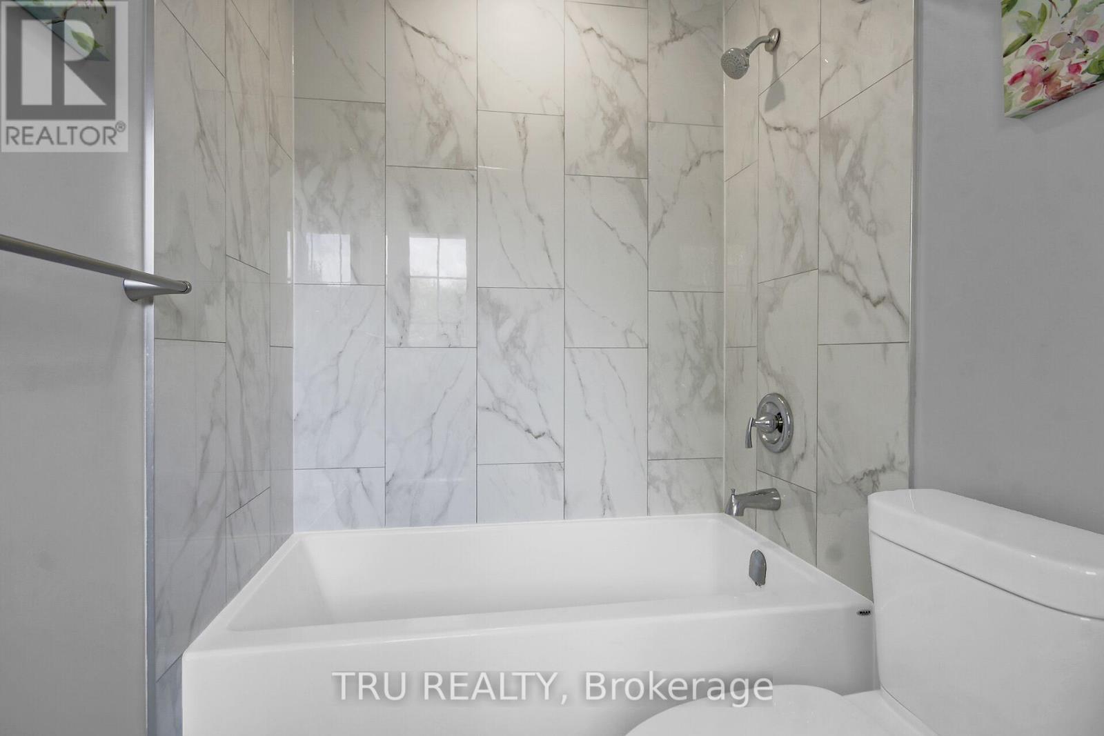7038 Shields Drive, Ottawa, ON - Indoor Photo Showing Bathroom