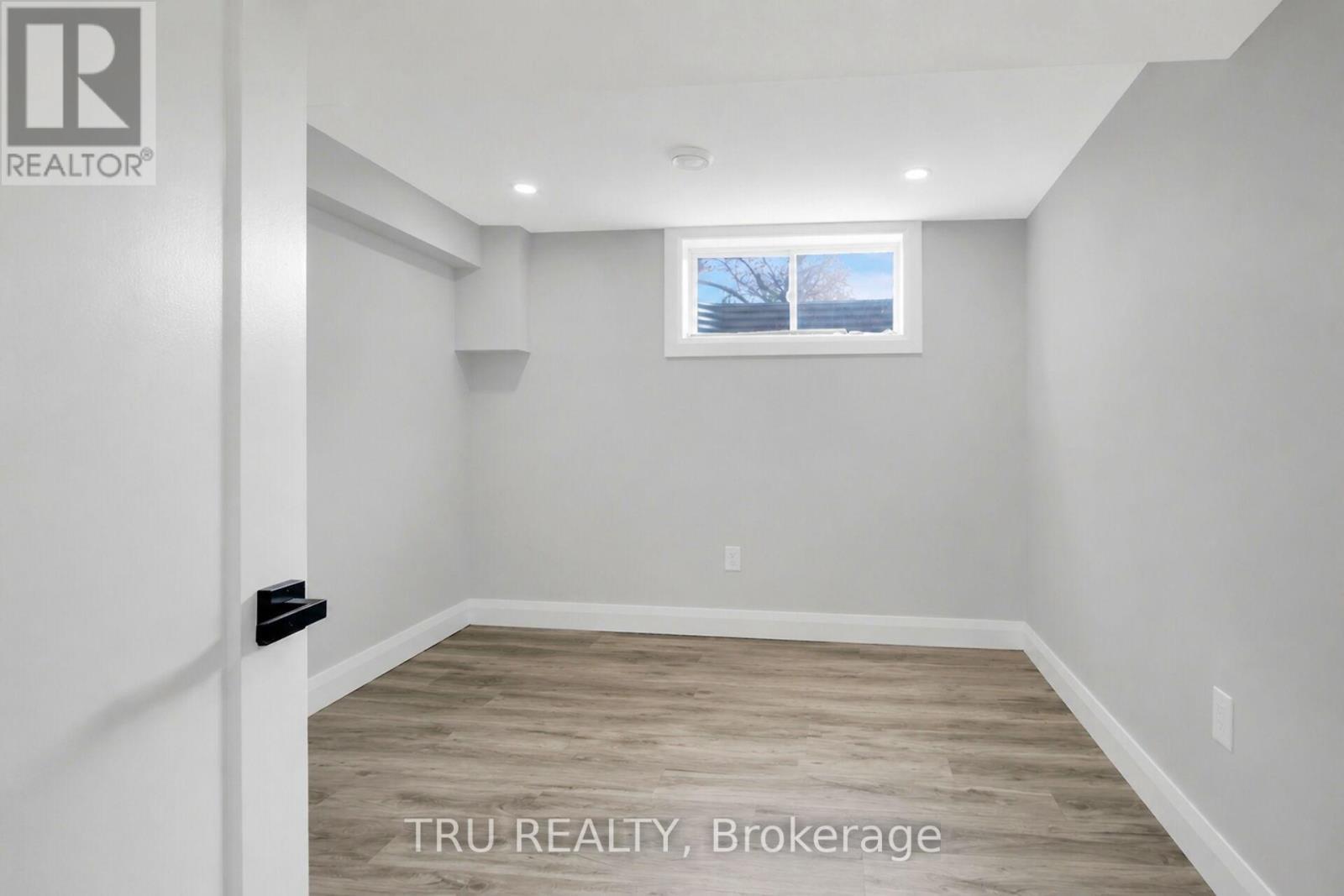 7038 Shields Drive, Ottawa, ON - Indoor Photo Showing Other Room