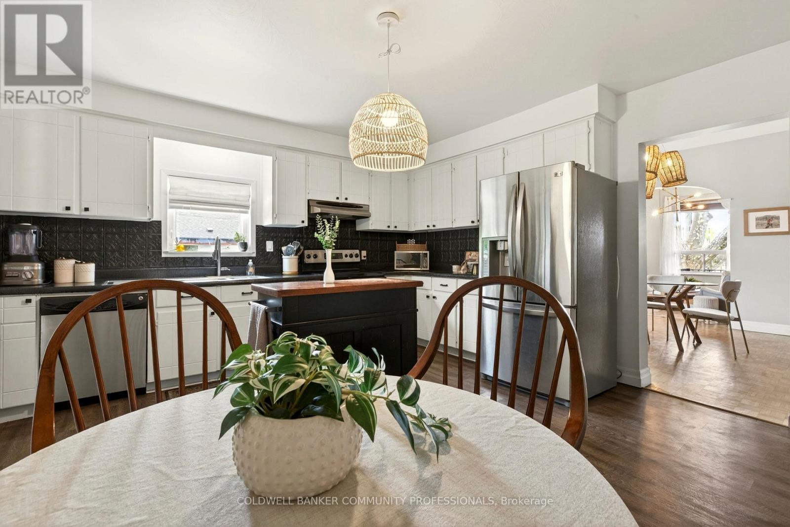 181 Simcoe Street E, Hamilton, ON - Indoor Photo Showing Other Room