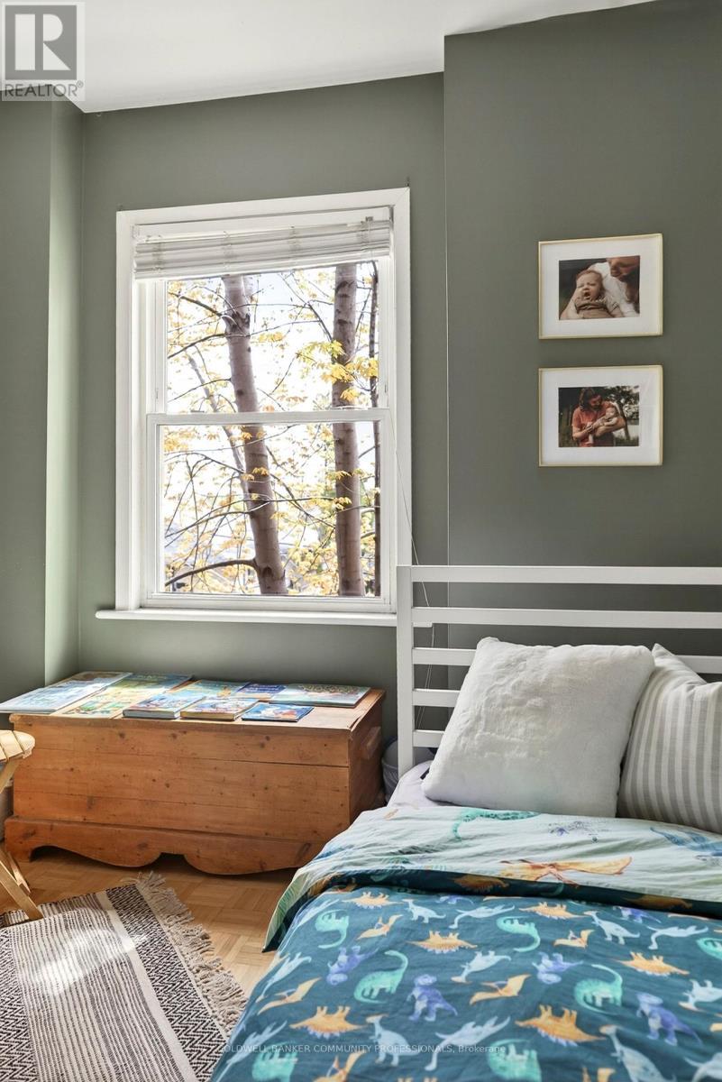 181 Simcoe Street E, Hamilton, ON - Indoor Photo Showing Bedroom