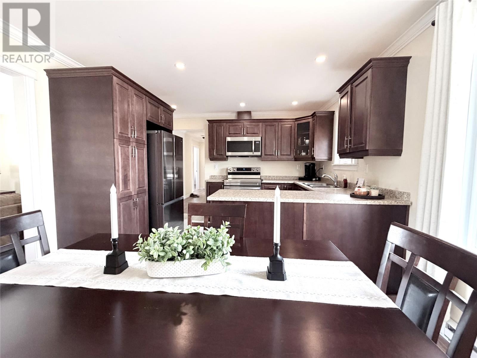 17 Second Avenue, Pasadena, NL - Indoor