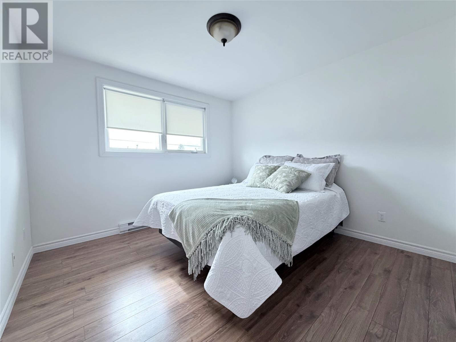 17 Second Avenue, Pasadena, NL - Indoor Photo Showing Bedroom