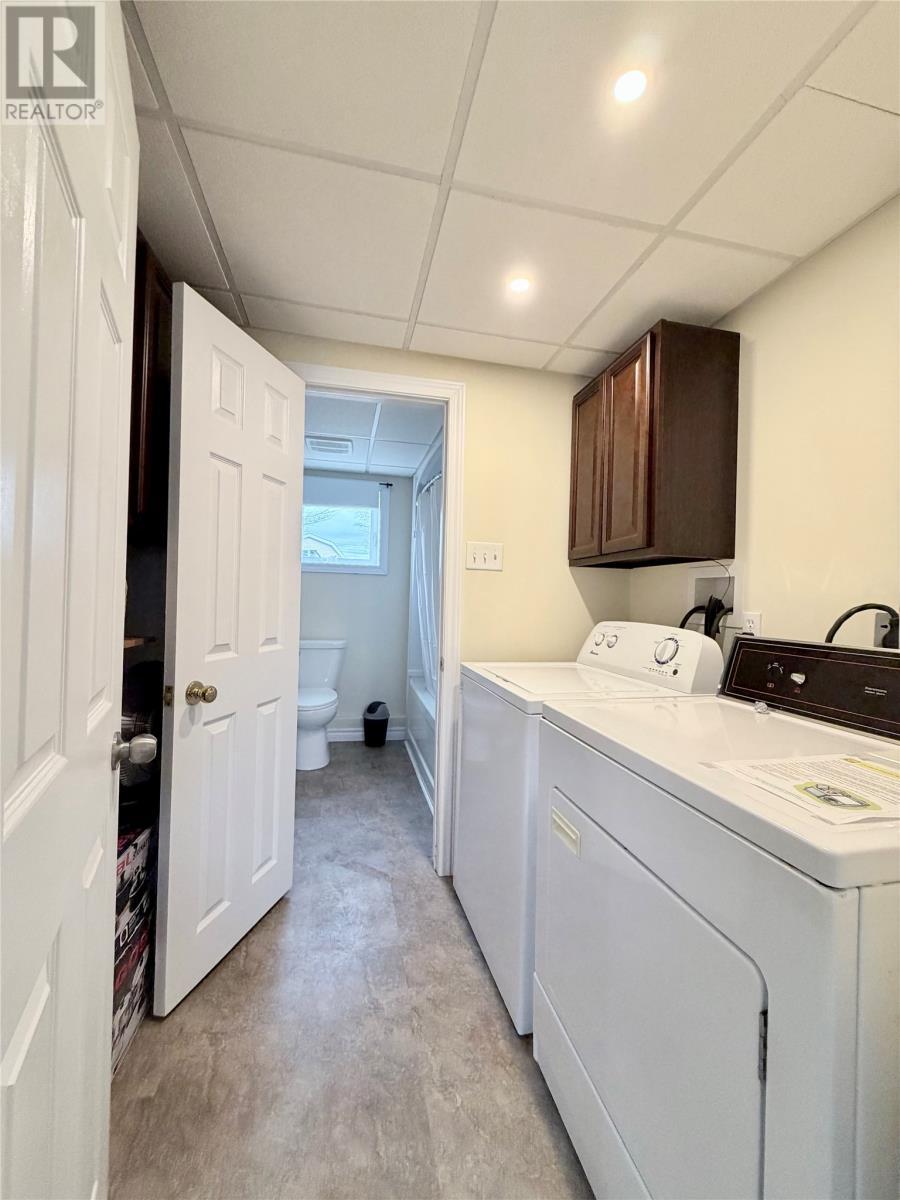 17 Second Avenue, Pasadena, NL - Indoor Photo Showing Laundry Room