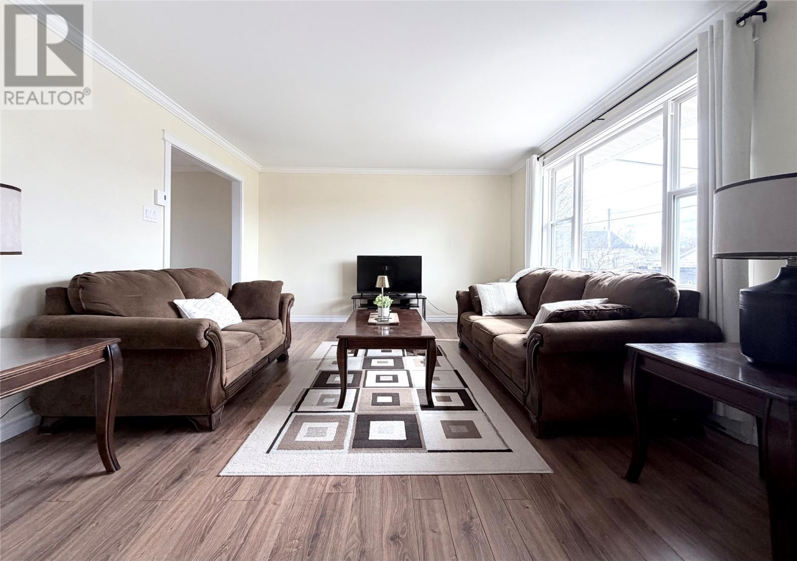17 Second Avenue, Pasadena, NL - Indoor Photo Showing Living Room