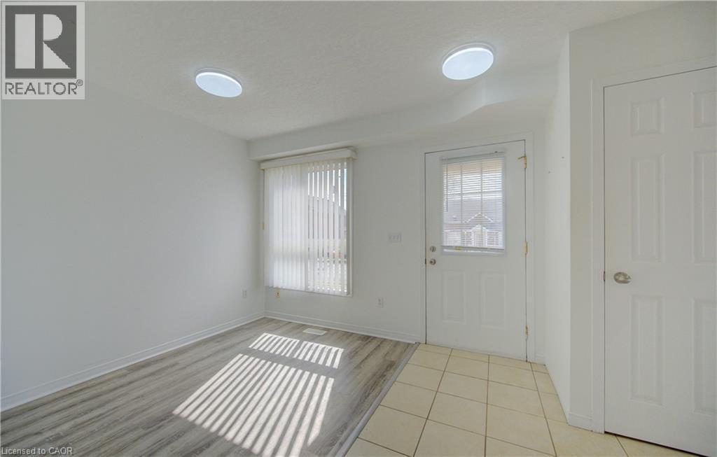 142 York Road Unit# 9, Guelph, ON - Indoor Photo Showing Other Room