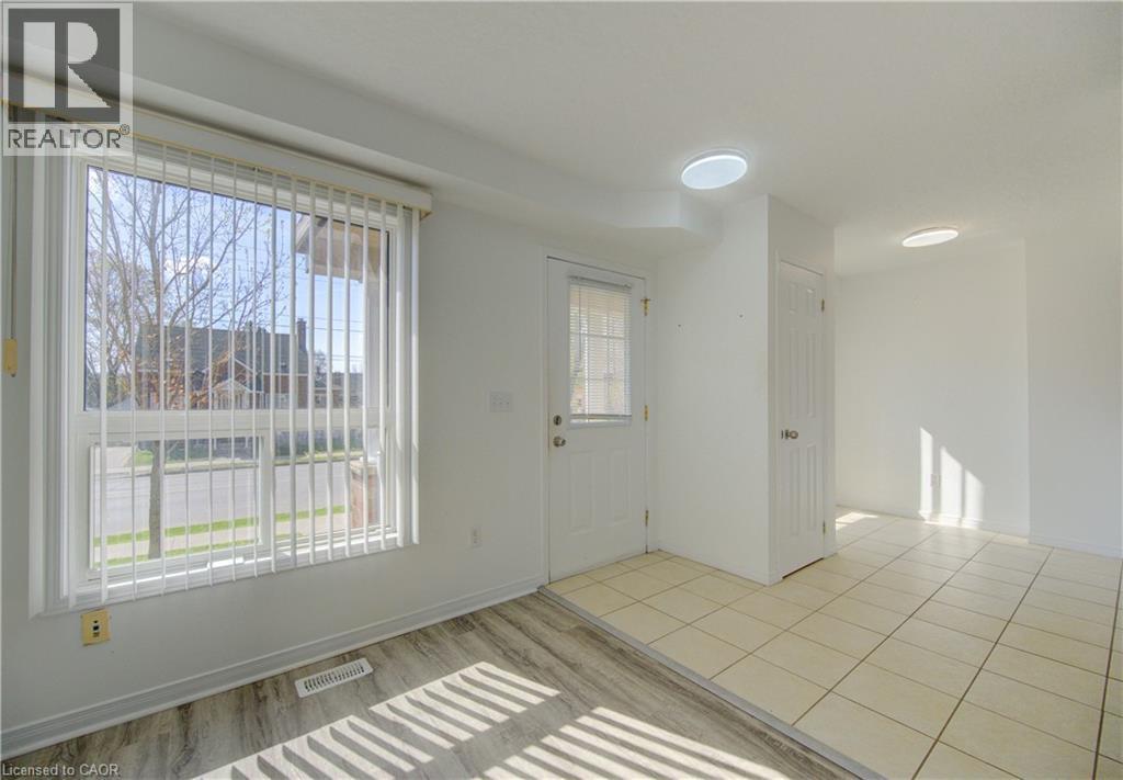 142 York Road Unit# 9, Guelph, ON - Indoor Photo Showing Other Room