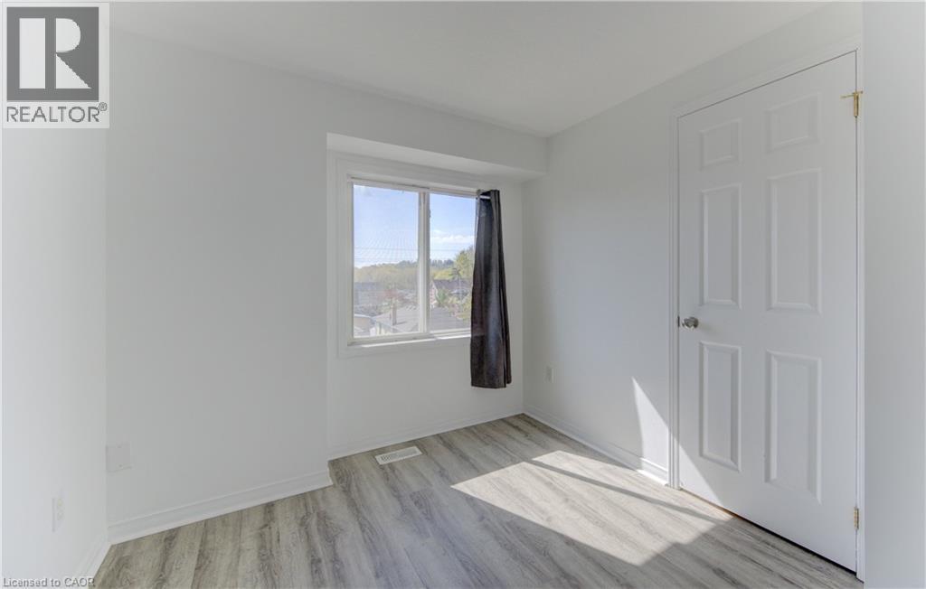 142 York Road Unit# 9, Guelph, ON - Indoor Photo Showing Other Room