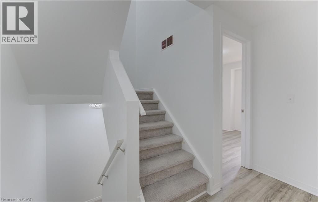 142 York Road Unit# 9, Guelph, ON - Indoor Photo Showing Other Room