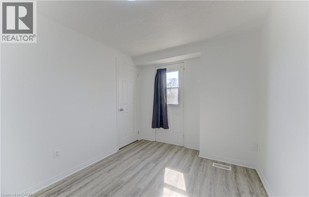 142 York Road Unit# 9, Guelph, ON - Indoor Photo Showing Other Room
