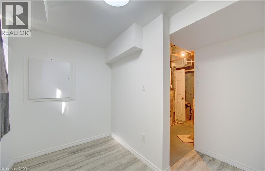 142 York Road Unit# 9, Guelph, ON - Indoor Photo Showing Other Room