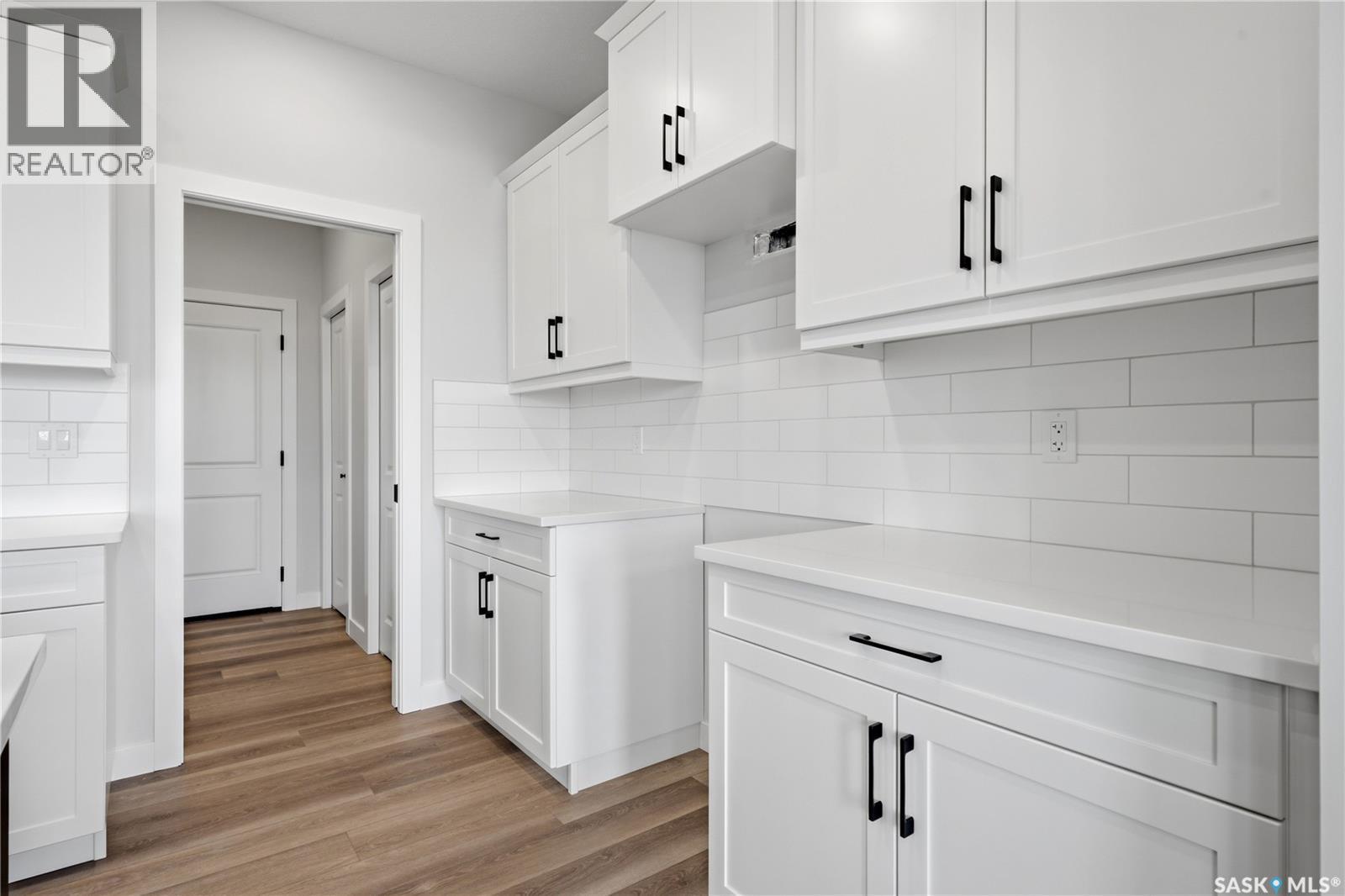 3180 Favel Drive, Regina, SK - Indoor Photo Showing Kitchen