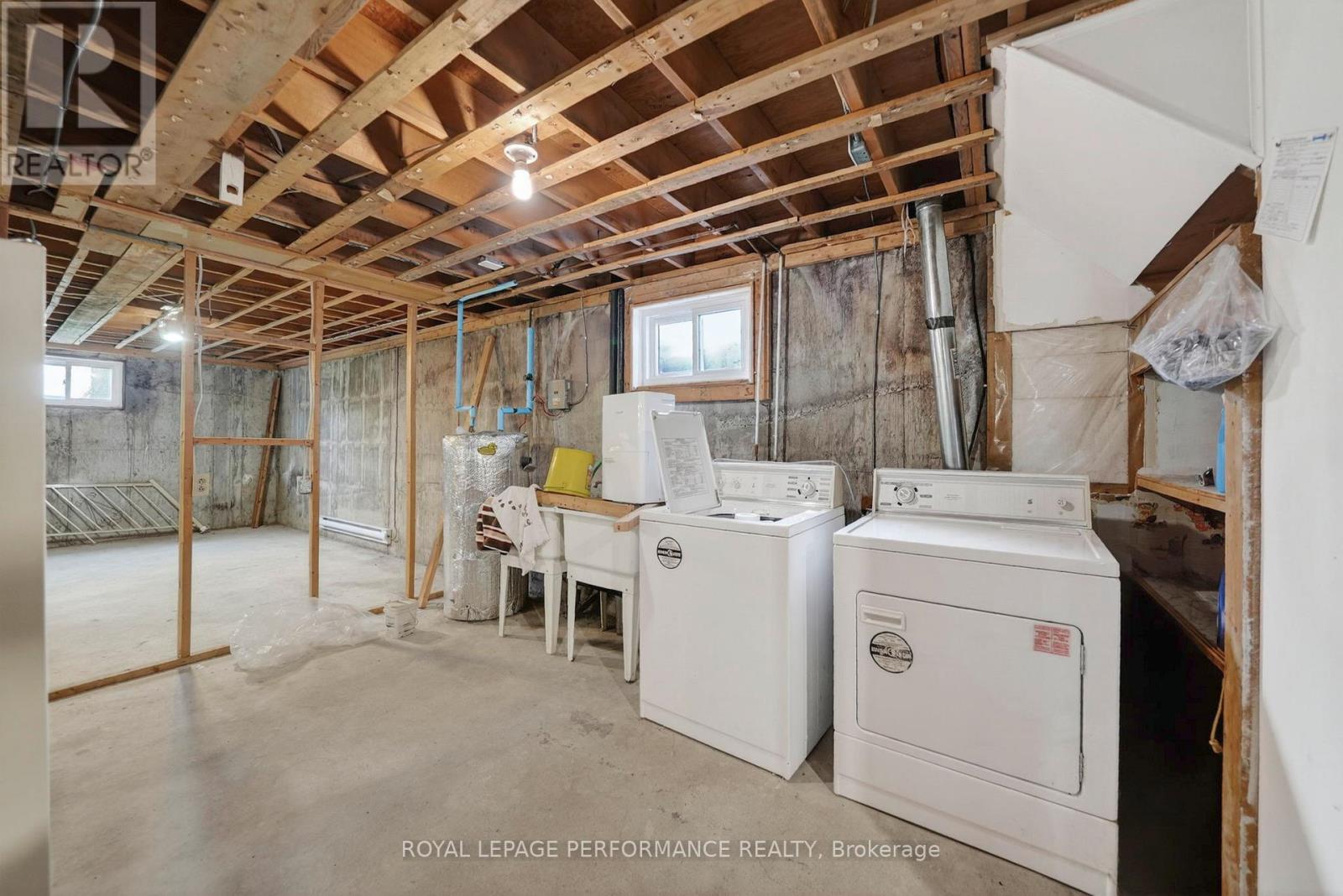 3205 Duval Avenue, Cornwall, ON - Indoor Photo Showing Laundry Room