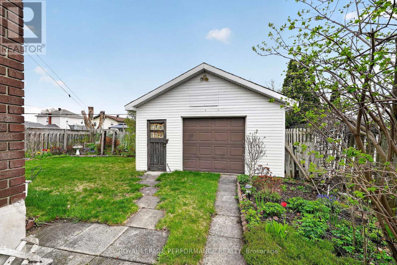 3205 Duval Avenue, Cornwall, ON - Outdoor
