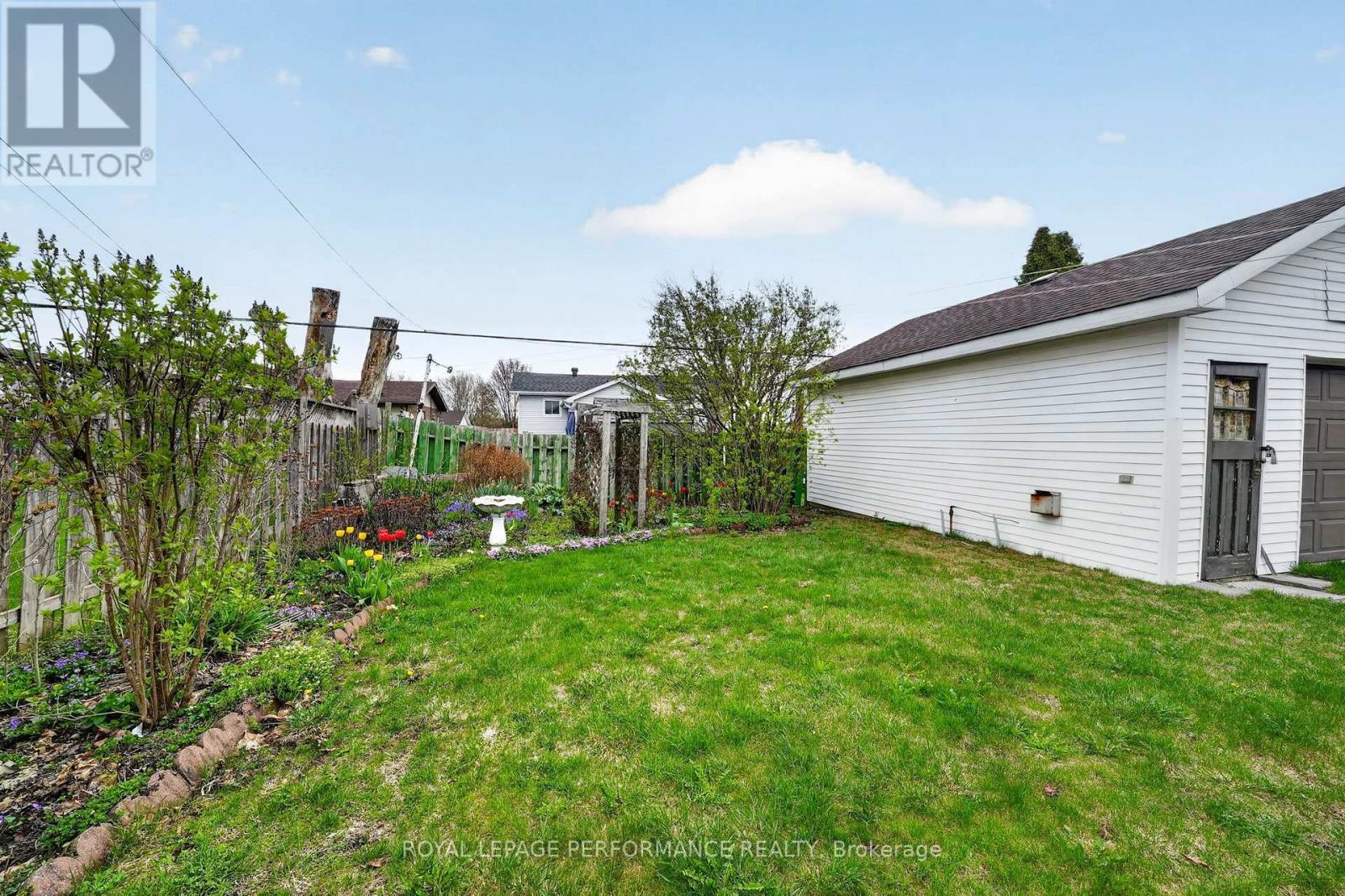 3205 Duval Avenue, Cornwall, ON - Outdoor