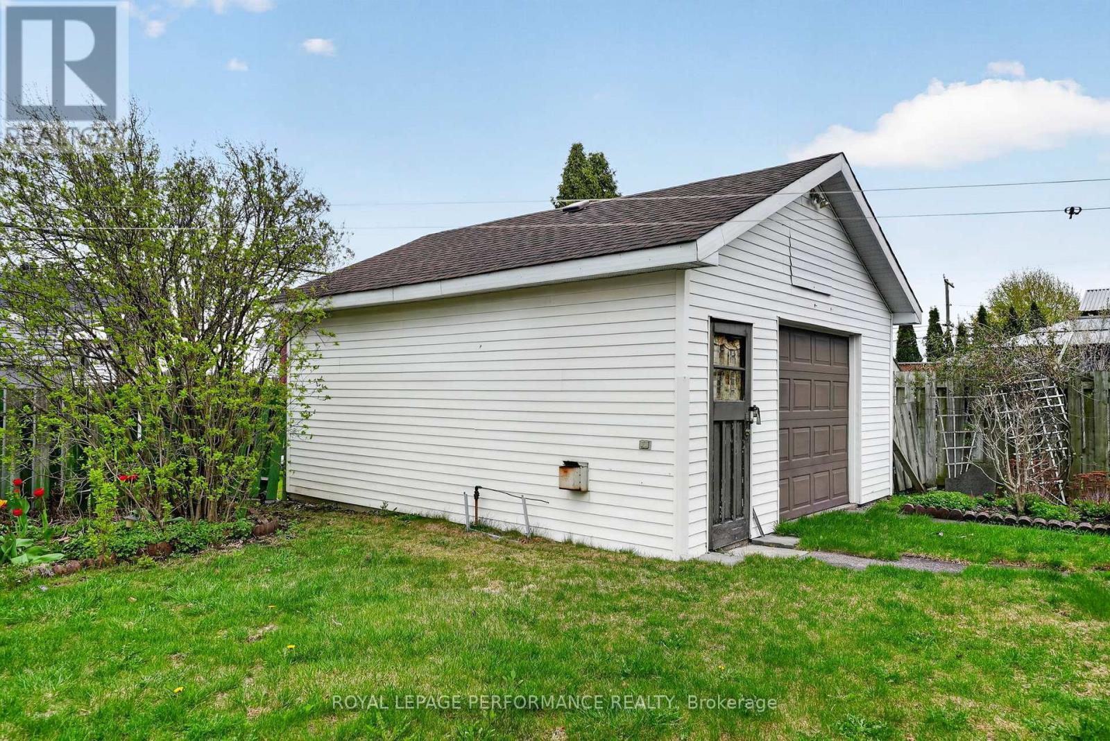 3205 Duval Avenue, Cornwall, ON - Outdoor With Exterior
