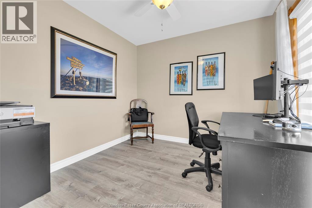2048 Eugeni, Tecumseh, ON - Indoor Photo Showing Office