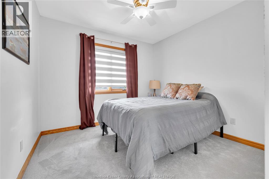 2048 Eugeni, Tecumseh, ON - Indoor Photo Showing Bedroom