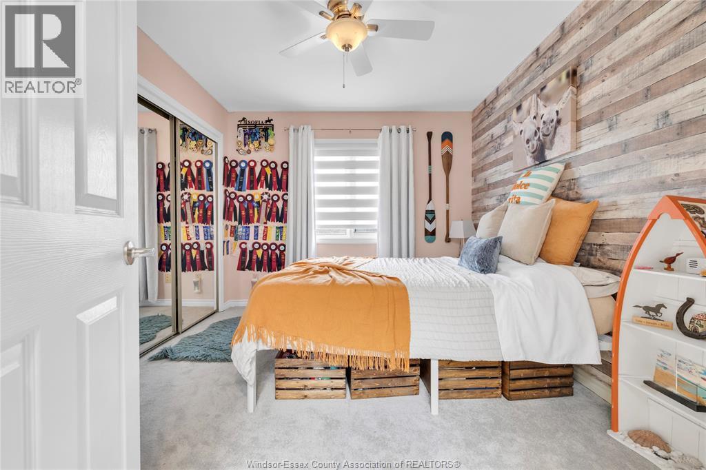 2048 Eugeni, Tecumseh, ON - Indoor Photo Showing Bedroom