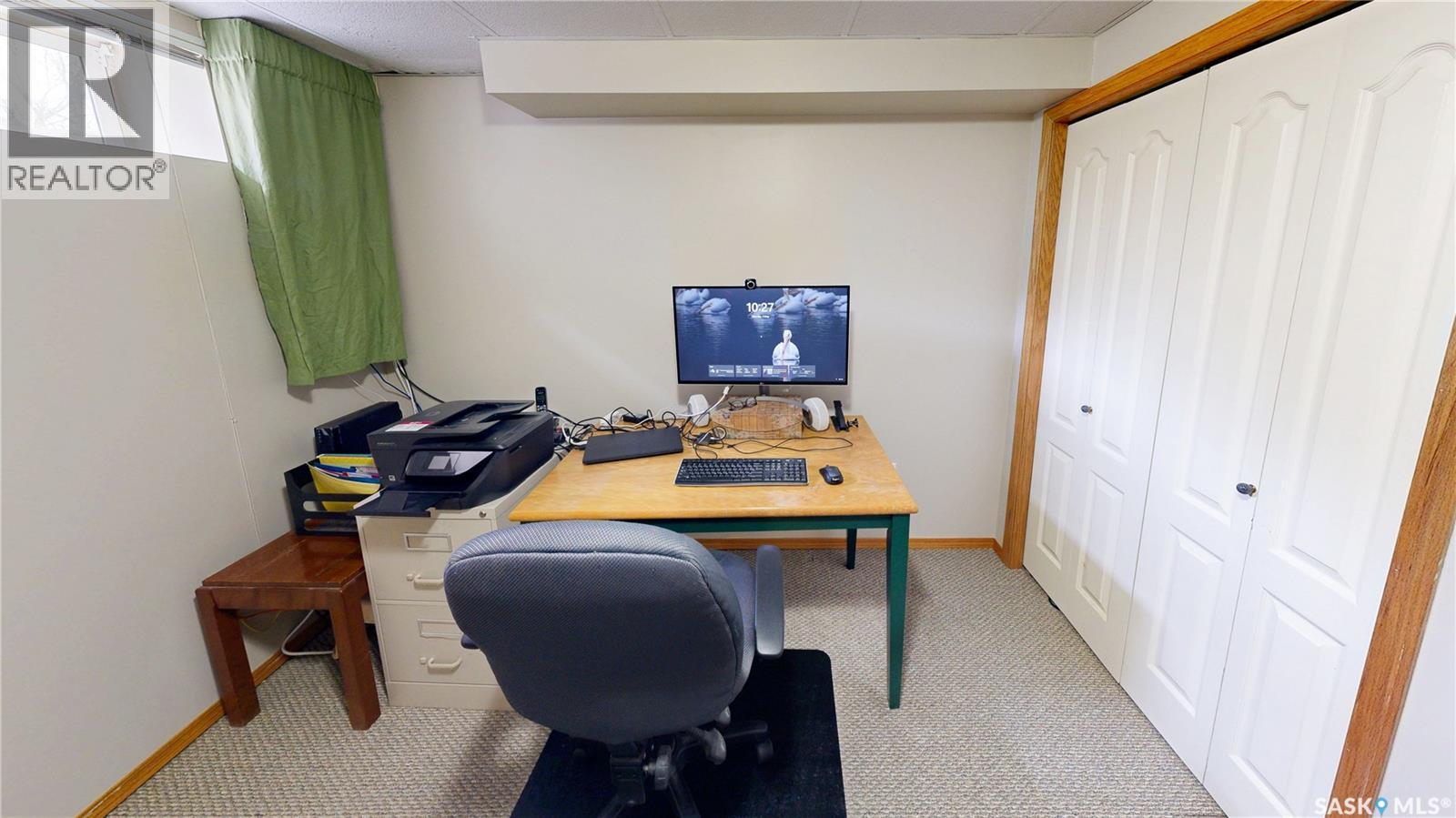3254 Peyson Bay E, Regina, SK - Indoor Photo Showing Office