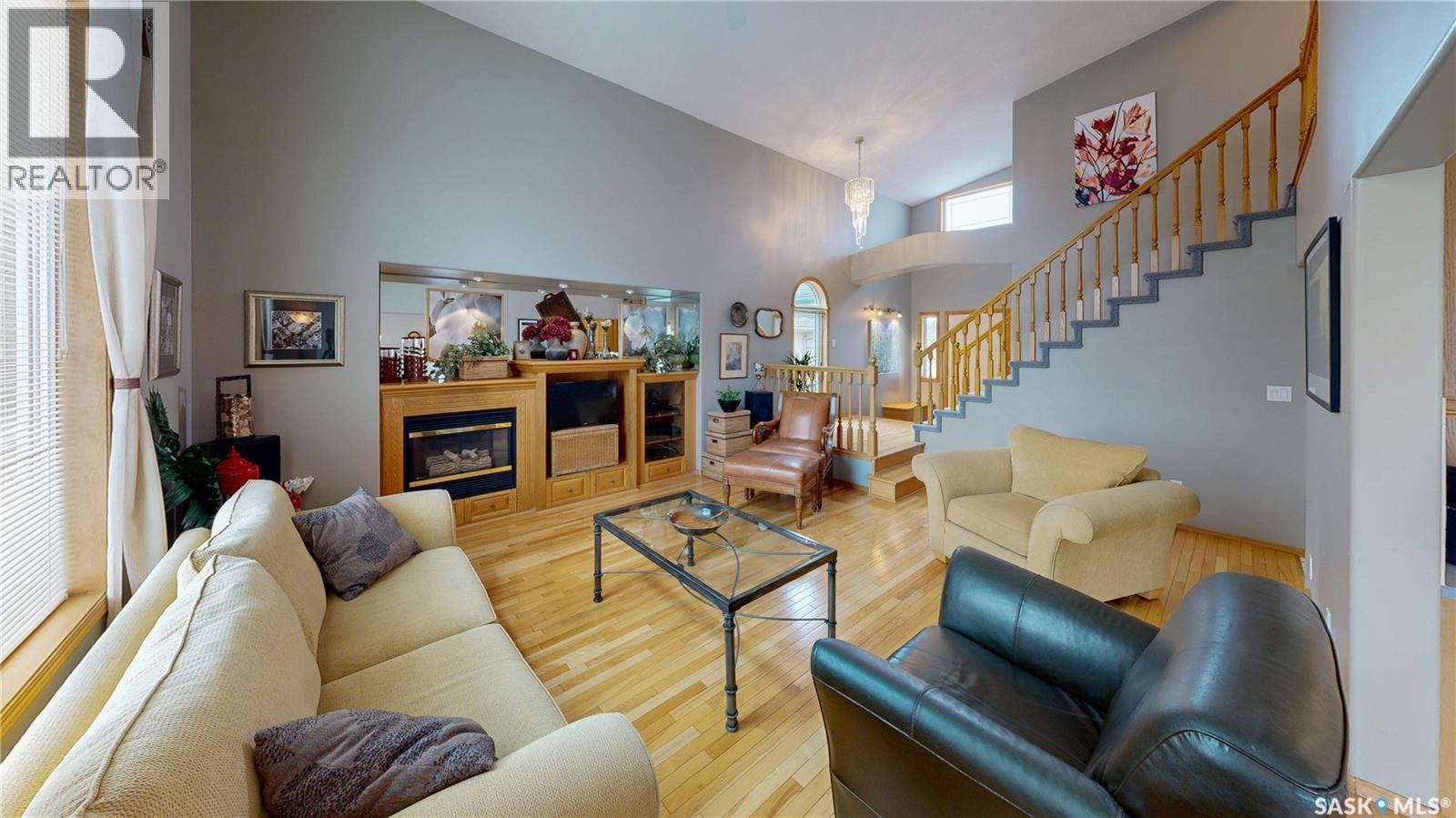 3254 Peyson Bay E, Regina, SK - Indoor Photo Showing Living Room