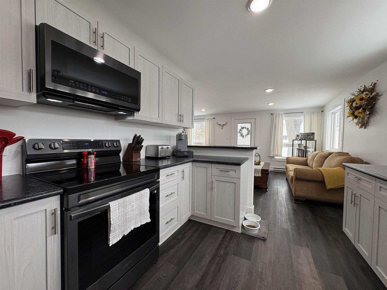 1026 Third Street E, Fort Frances, ON - Indoor Photo Showing Kitchen