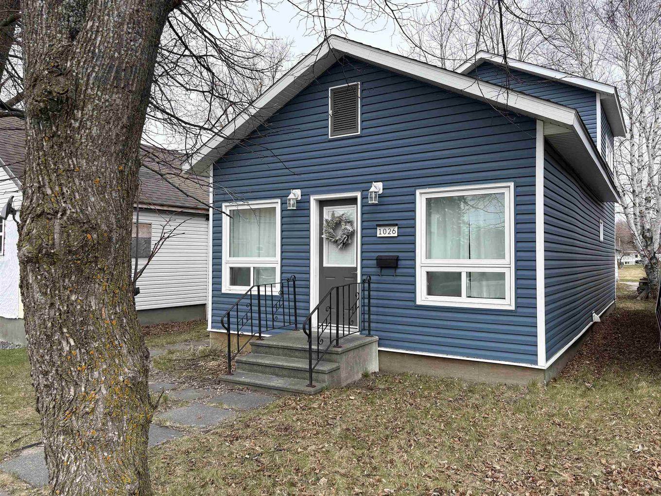 1026 Third Street E, Fort Frances, ON - Outdoor